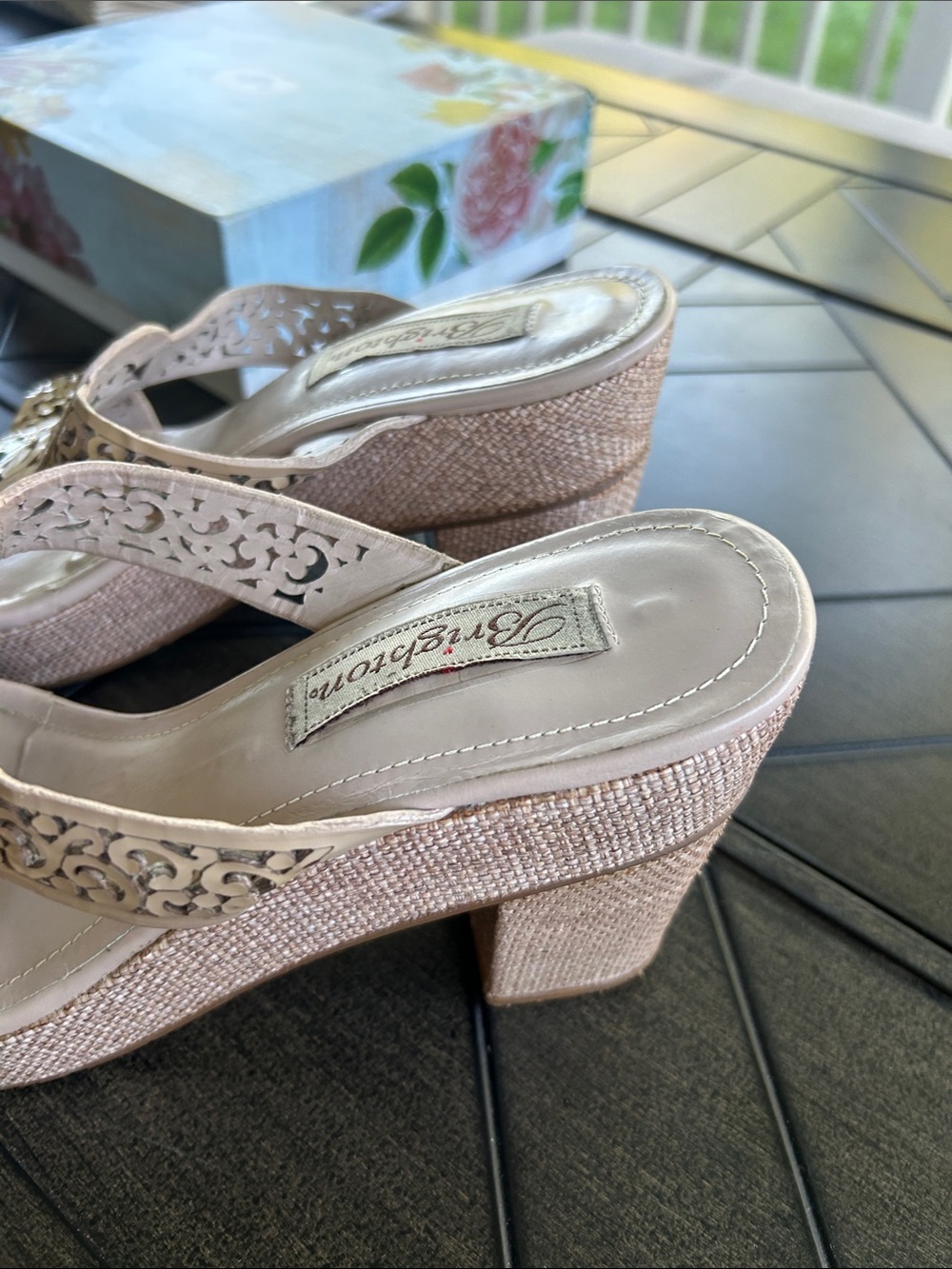 Brighton Amie laser cut tan heels preppy embellished sandals size 8.5 M ladies - Picture 3 of 6